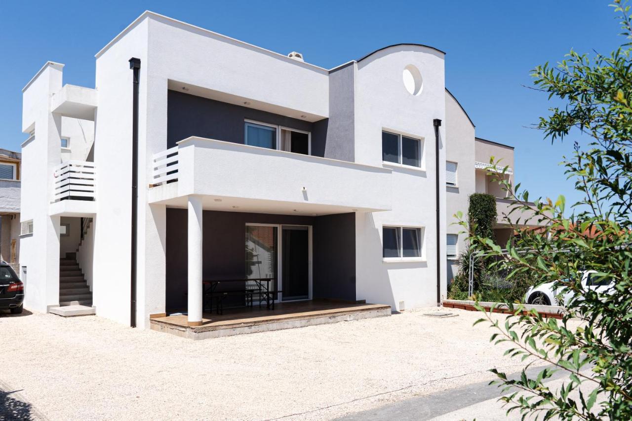 Station 22 - Brand New Apartment With A Terrace And Private Parking Vir Luaran gambar
