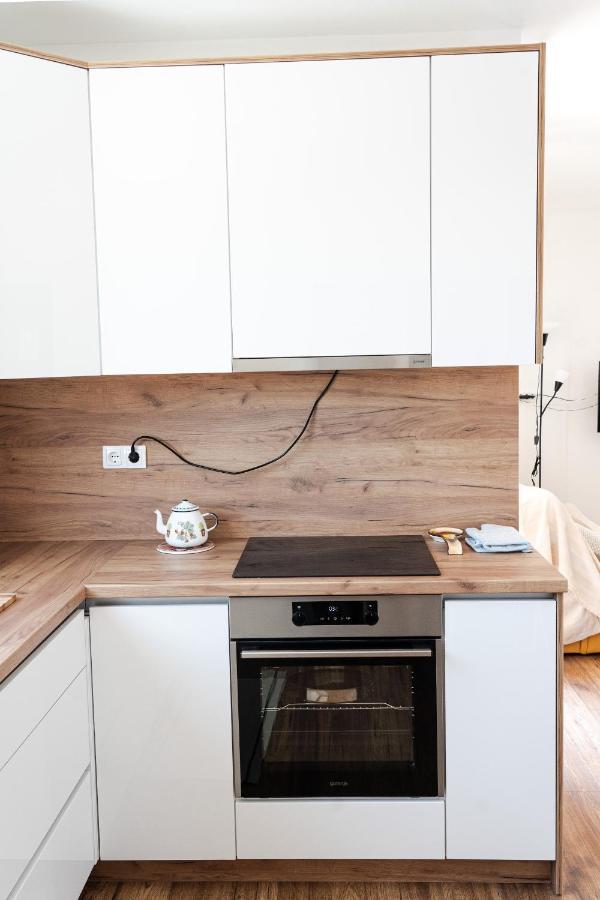 Station 22 - Brand New Apartment With A Terrace And Private Parking Vir Luaran gambar