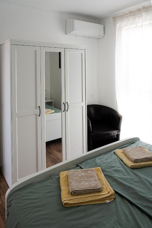 Station 22 - Brand New Apartment With A Terrace And Private Parking Vir Luaran gambar