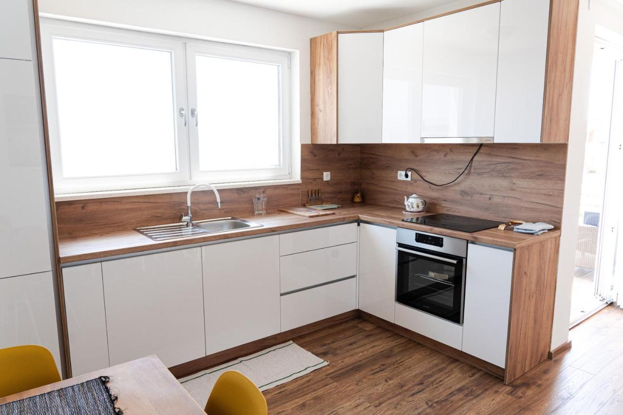 Station 22 - Brand New Apartment With A Terrace And Private Parking Vir Luaran gambar