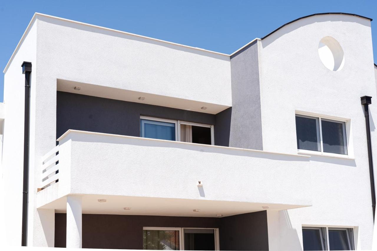 Station 22 - Brand New Apartment With A Terrace And Private Parking Vir Luaran gambar