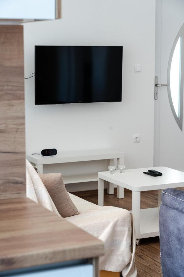 Station 22 - Brand New Apartment With A Terrace And Private Parking Vir Luaran gambar